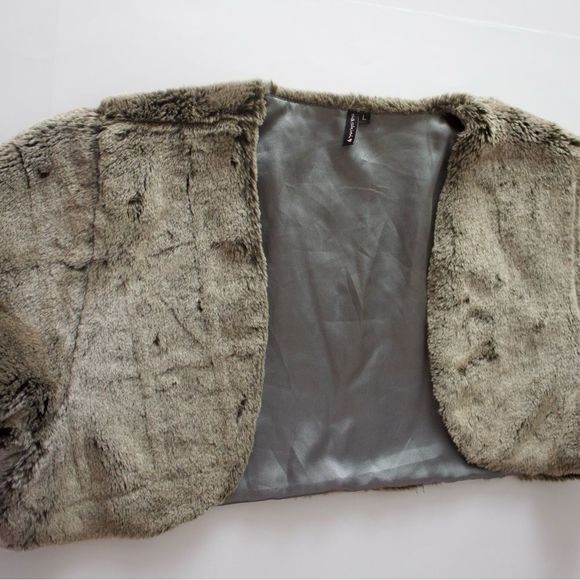 Beautiful Brown Faux Fur Vest - Picture 8 of 9